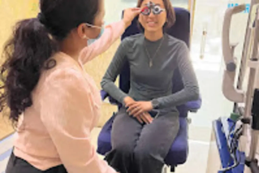 Clínica de Ojos, Óptica y Gafas en Katmandú | Examen Visual, Lentes Progresivos, Lentes de Contacto, ZEISS, HOYA, TOKAI, Gafas Rápidas y Servicios para Turistas en Nepal