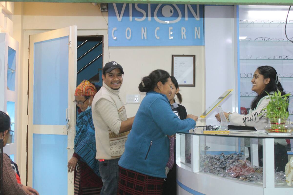 Need an Eye Check-up Before Work or After Office? Visit Vision Concern Makalbari – Open Early Morning & Late Evening
